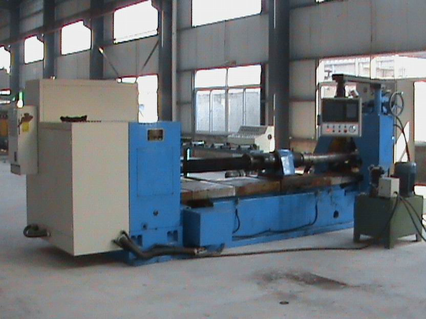 大(dà)型熱卷彈簧機(jī)