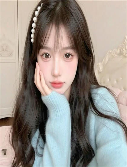 摄影技巧：《她的回忆》无人机拍摄的视角与稳定性——理解人物的深度分析